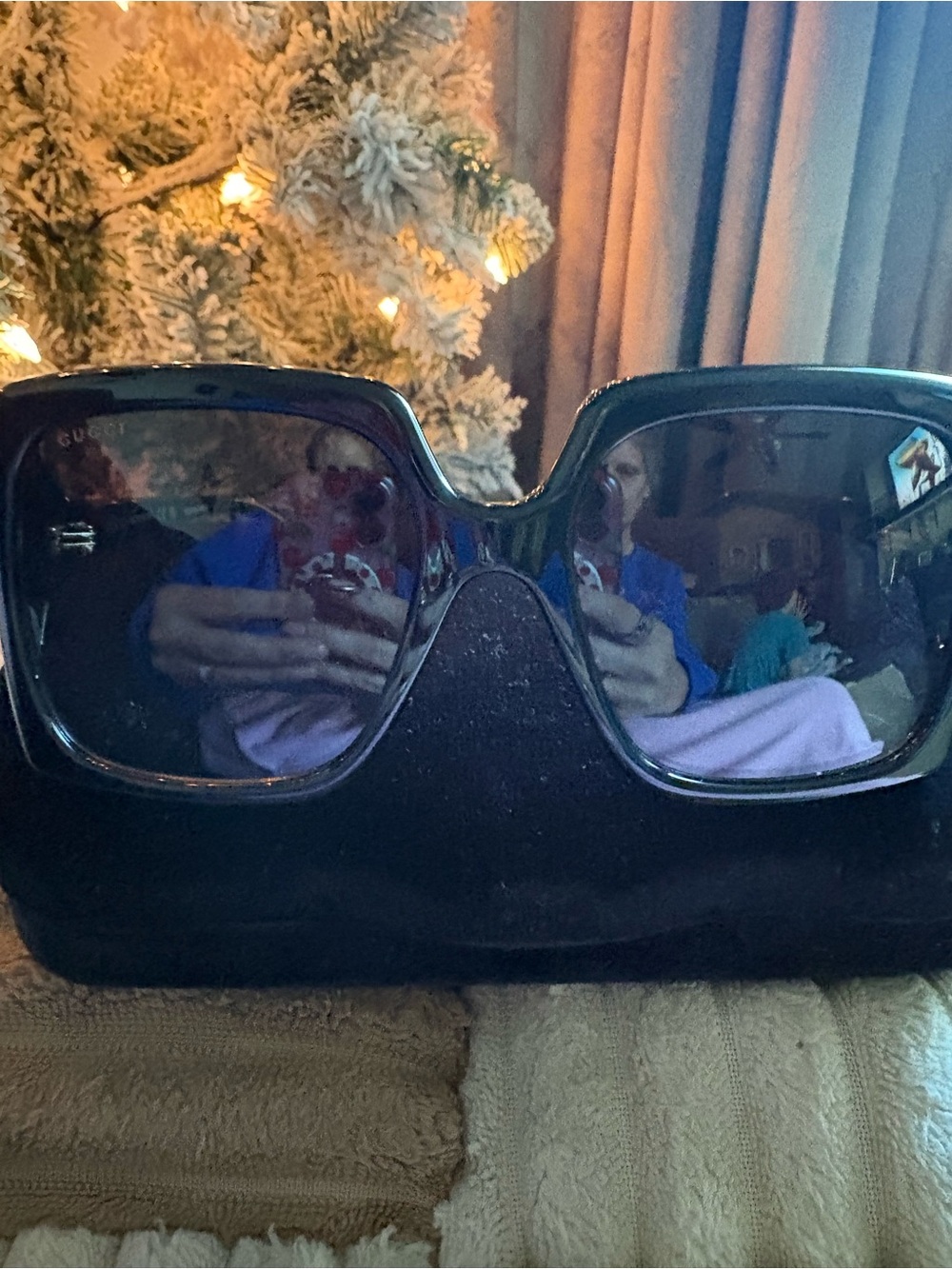 Gucci Oversized Square Black Sunglasses - Picture 2 of 10